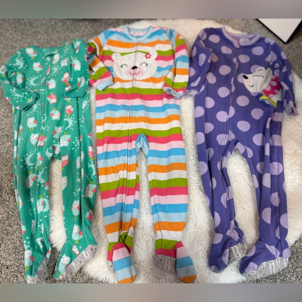Bundle of 3 Carter’s Footed Pajamas - Size 2T - Picture 2 of 5